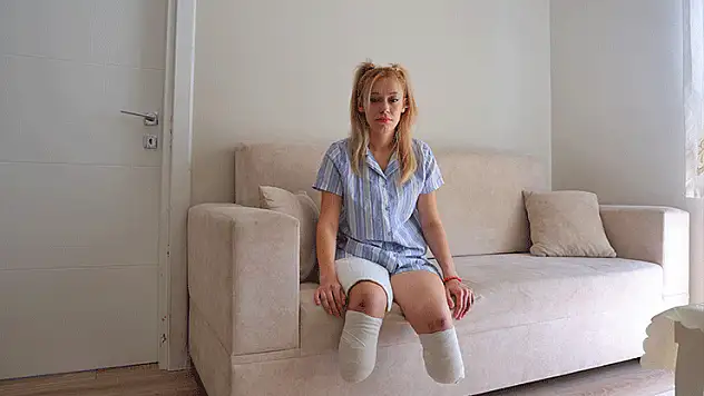 İrem'in iki bacağını, şoförsüz tır koparmış: 'Hayatıma protezle devam edeceğim'
