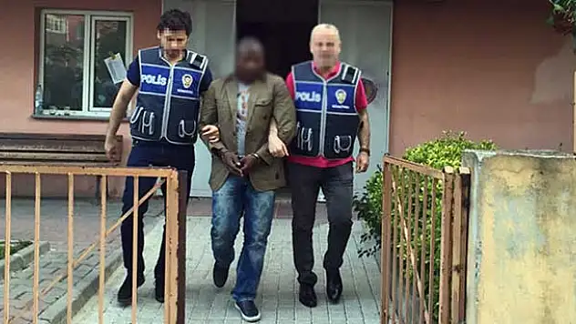 İş adamını 'paranı çoğaltacağım' diyerek dolandırdı