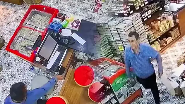 İş başvurusu için gitti, cep telefonu çaldı
