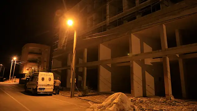 İş için geldiği inşaatta kalbine yenildi
