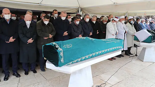 İş insanı Ahmet Gür son yolculuğuna uğurlandı
