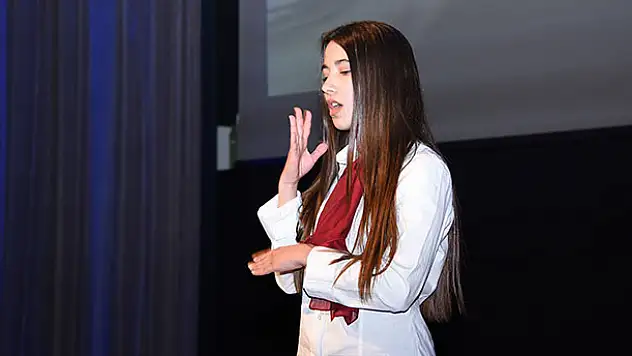 İşaret Dili Kursiyerlerinden Anlamlı Program