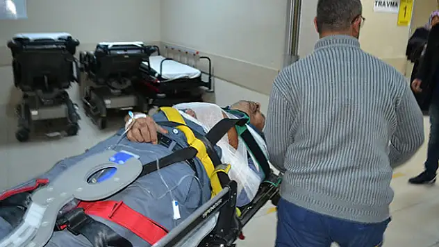 İşçileri taşıyan minibüs devrildi: 2'si ağır 9 yaralı