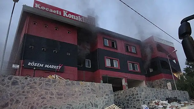 İşçilerin kaldığı pansiyonda yangın: 3 kişi dumandan etkilendi
