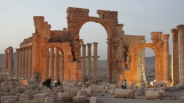 IŞİD antik kenti de ele geçirdi