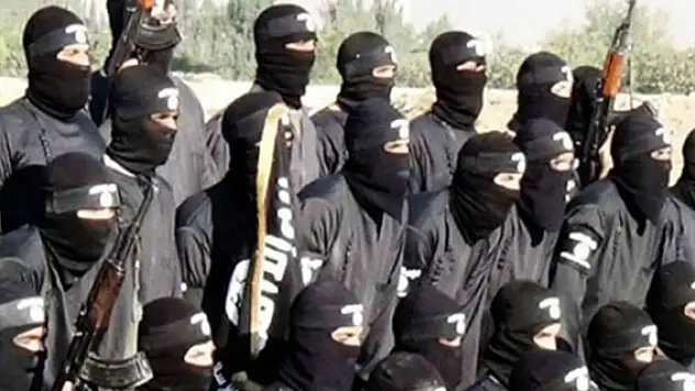 IŞİD, Musul Halk Kütüphanesi'ni yaktı