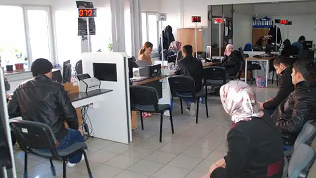 İsim mağdurları müdürlüğe koştu