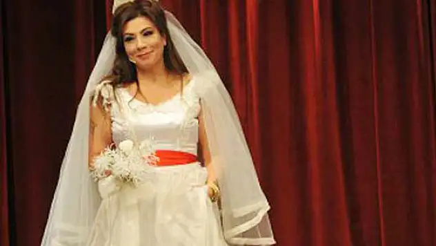 Işın Karaca gelin oldu.
