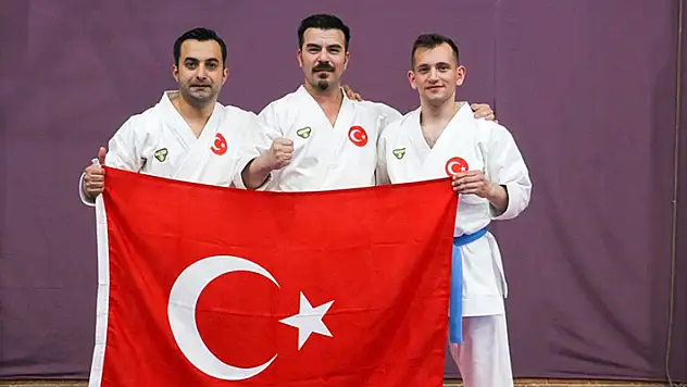 İşitme engelli karatecilerden altın madalya
