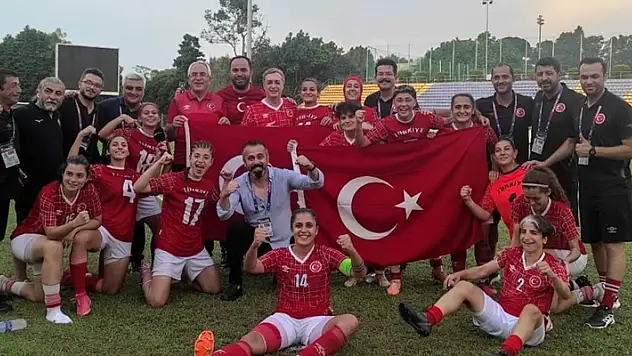 İşitme Engelliler Kadın Milli Futbol Takımı dünya ikincisi oldu
