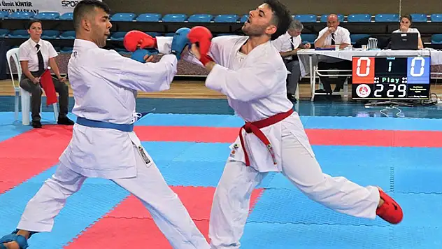 İşitme Engelliler Tahran'da terleyecek 