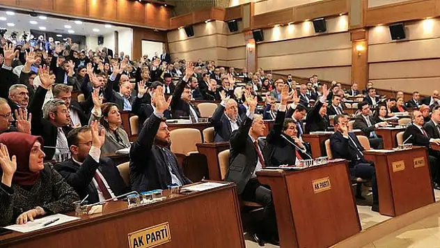 İSKİ'nin su zammı talebi AK Parti ve MHP'nin oylarıyla reddedildi