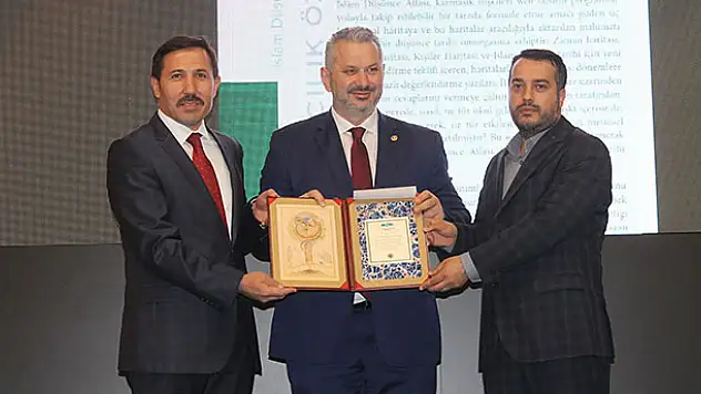 İslam Düşünce Atlası'na Bir Ödül de Türkiye Yazarlar Birliği'nden