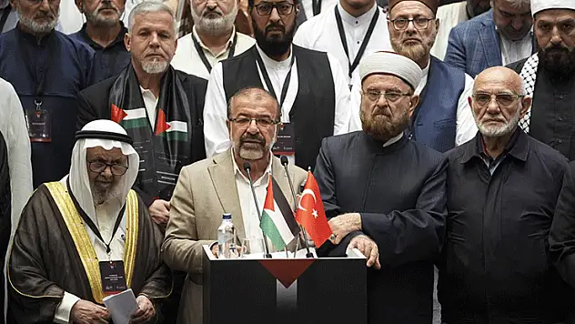 'İslami ve İnsani Bir Sorumluluk: Gazze' konferansı çalıştaylarla sürüyor