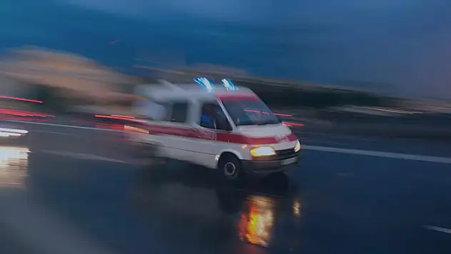 İslik - Karaman yolunda meydana gelen kazada 4 kişi yaralandı

