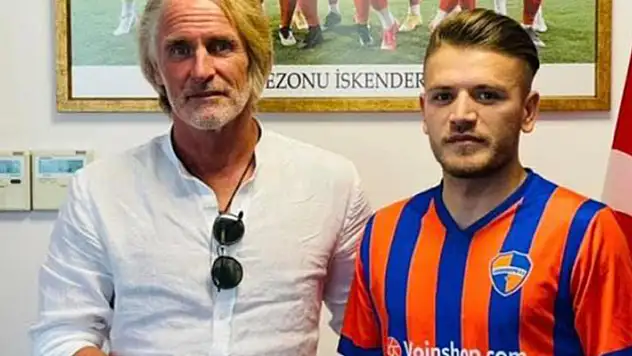 İsmail Güven, İskenderun'a imza attı 
