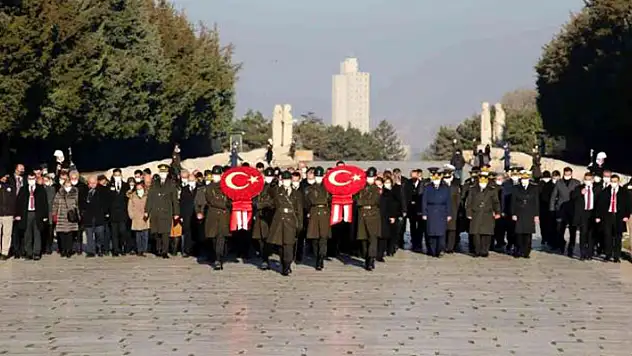 İsmet İnönü vefatının 48. yılında kabri başında anıldı