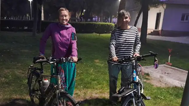 İspanyol bisikletliler, Karapınar'da mola verdi
