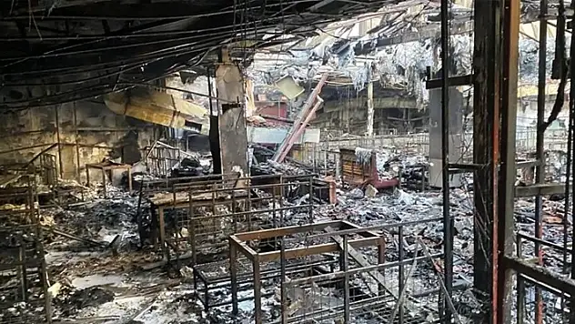 Isparta'da eğlence merkezini küle çeviren yangın
