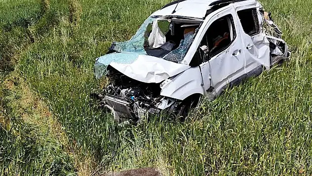 Isparta'da hafif ticari araç şarampole yuvarlandı: 1 yaralı