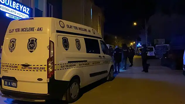 Isparta'da kız meselesi kavgasında bıçaklar çekildi: 3 yaralı
