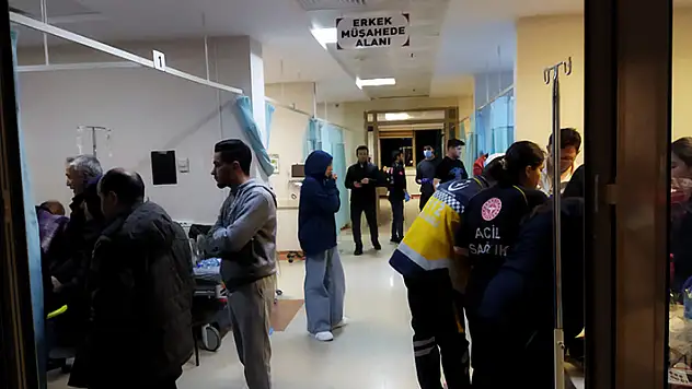 Isparta'da KYK yurdunda 110 öğrenci zehirlenme şüphesi ile hastaneye başvurdu

