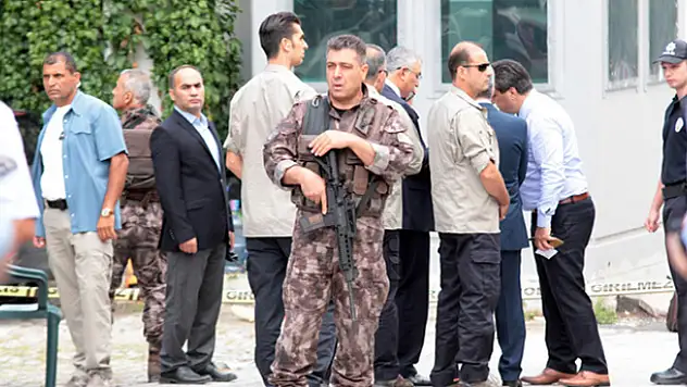 İsrail Büyükelçiliği önünde silah sesleri