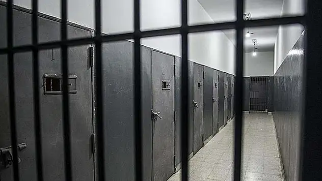 İsrail cezaevlerinde bulunan 1000 Filistinli, süresiz açlık grevine başladı
