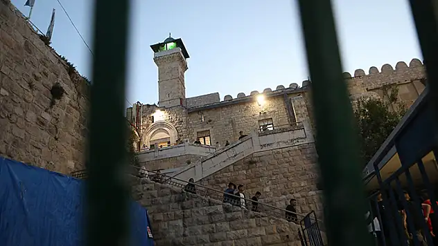 İsrail, El Halil'deki İbrahim Camisi'ni bir sonraki duyuruya kadar kapattı
