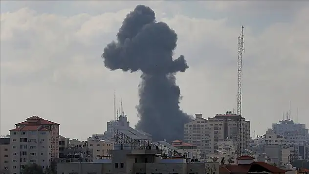 İsrail, Gazze'ye hava saldırılarına yeniden başladı
