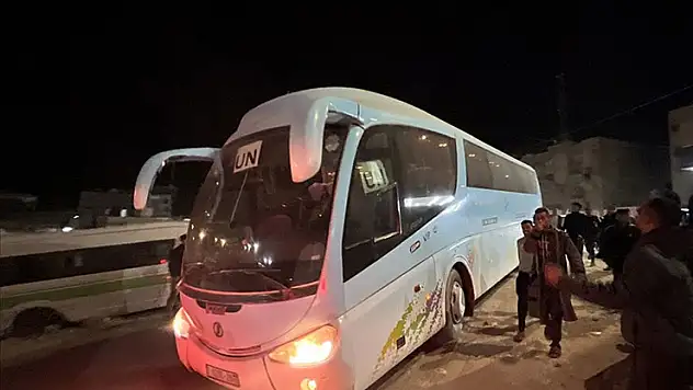 İsrail, Gazze'ye dönüşü engellemek için 'para teklifi ve tehditlere' başvuruyor