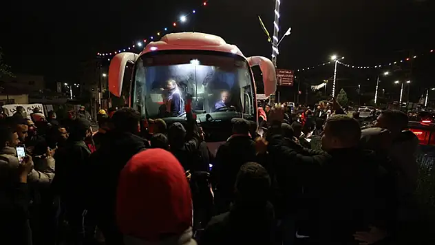 İsrail hapishanelerindeki Filistinli 33 kadın ve çocuk esir serbest bırakıldı
