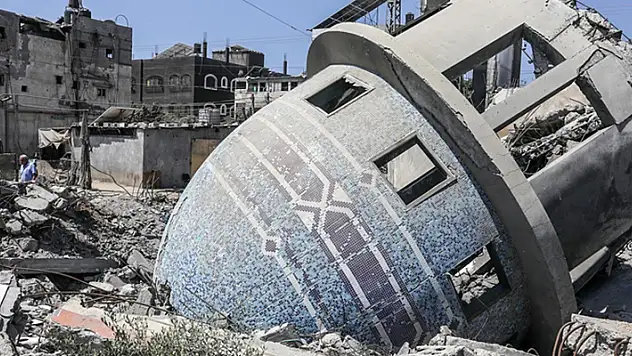 İsrail ordusu, 23 Eylül'den bu yana Lübnan'daki 13 cami ve kiliseye saldırı düzenledi