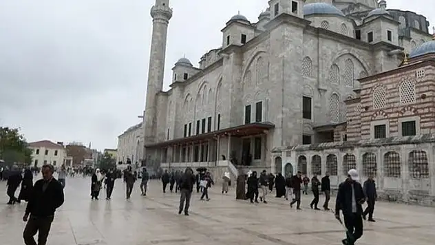 İsrail saldırısında ölenler için 81 ilde sela okundu
