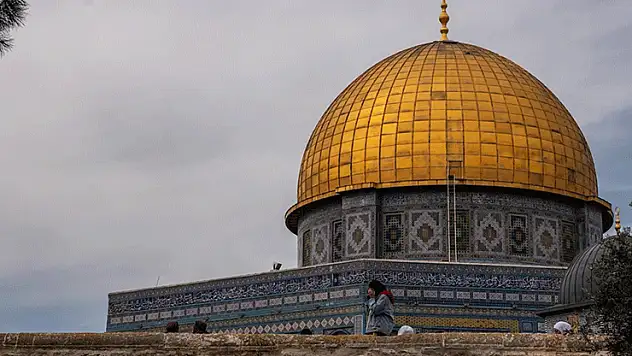 İsrail'den Mescid-i Aksa hatibi Şeyh Muhammed Serendah'a Aksa'ya giriş yasağı