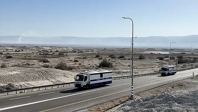 İsrail'in alıkoyduğu bir grup Türk vatandaşı, Ürdün üzerinden Türkiye'ye dönmek üzere sınır kapısına ulaştı