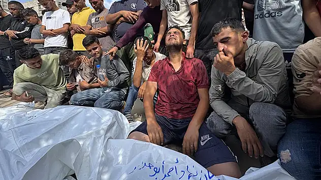İsrail'in Gazze'ye saldırılarında son 24 saatte 97 kişi hayatını kaybetti