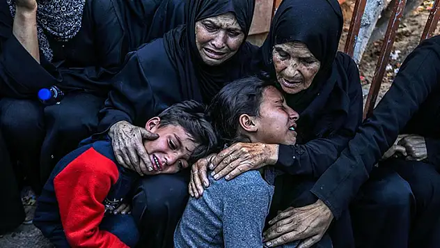 İsrail'in son 10 günde Gazze'ye düzenlediği saldırılarda 815 Filistinli hayatını kaybetti