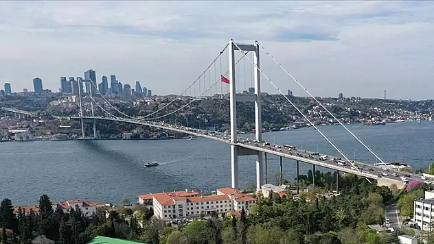 İstanbul Boğazı gemi trafiğine açıldı

