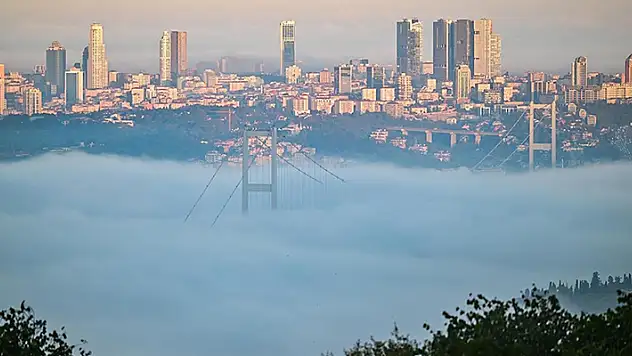 İstanbul Boğazı'nda gemi trafiği askıya alındı

