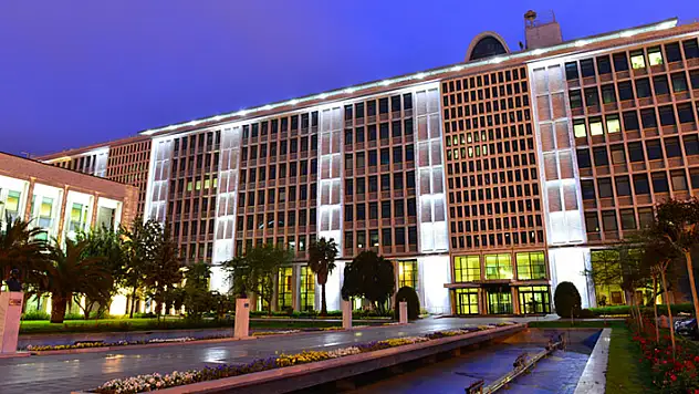 İstanbul Büyükşehir Belediyesi, 61 itfaiye eri ve 6 zabıta memuru alacak
