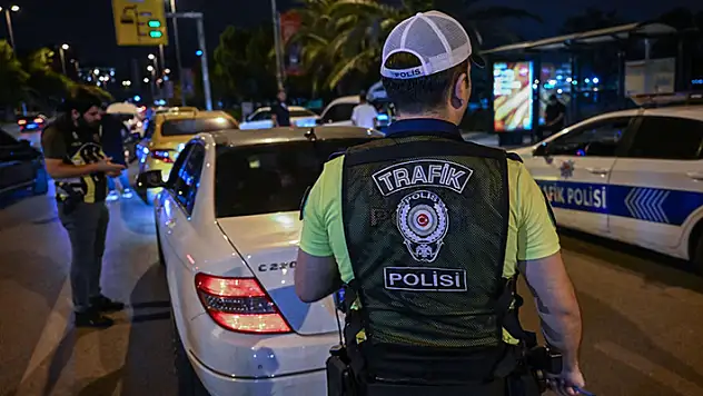 İstanbul'da 20 günlük denetimlerde 135 bin 309 araca yaklaşık 205 milyon lira ceza
