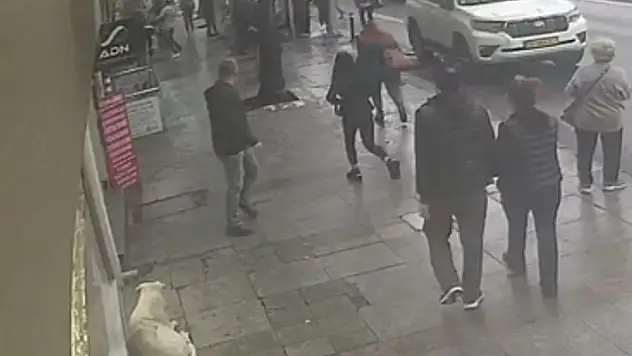 İstanbul'da bıçaklı ev sahibi dehşeti kamerada: Kiracısından 10 bin lira zam istemiş
