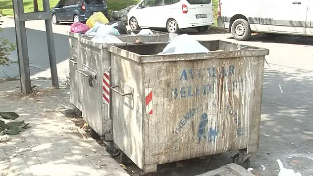 İstanbul'da çöp konteyneri içinde yeni doğmuş erkek bebek bulundu
