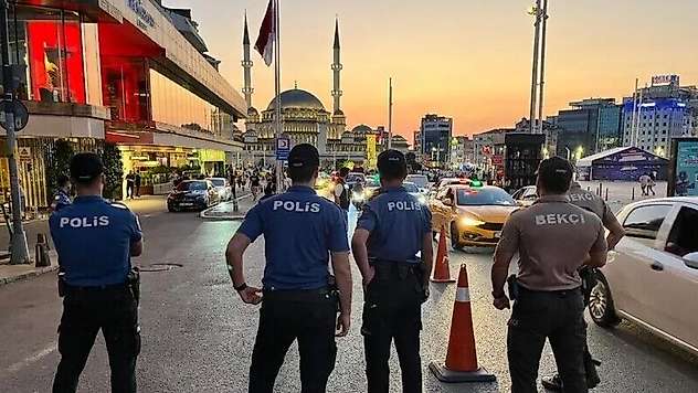 İstanbul'da gece boyu denetim: Aranan 351 şüpheli yakalandı