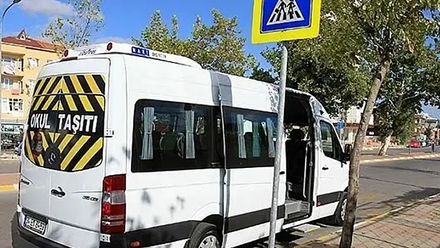 İstanbul'da içinde öğrencilerin olduğu servis kaçırıldı
