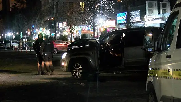 İstanbul'da kafe çıkışında silahlı saldırı: 1 ölü, 1 yaralı
