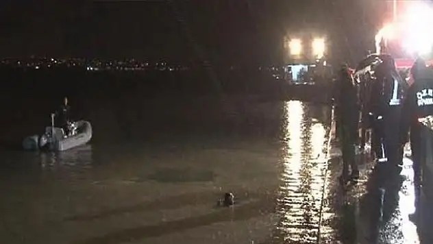 İstanbul'da otomobil denize düştü! 3 kişi kayıp