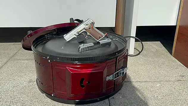 İstanbul'da suç çetelerine fırın içinde silah servisi: 13 gözaltı