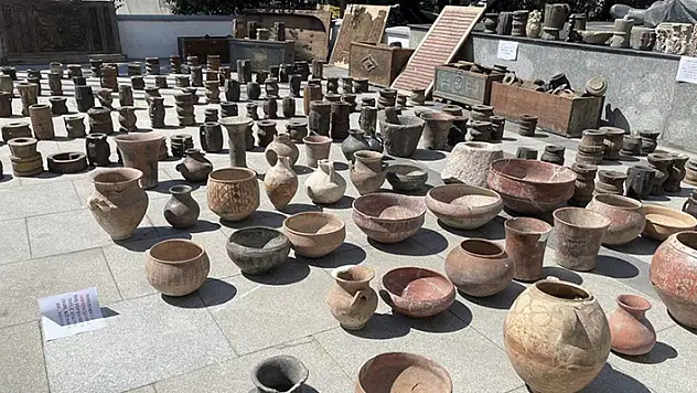 İstanbul'da tarihi eser değeri taşıyan 7 bin 364 obje ele geçirildi
